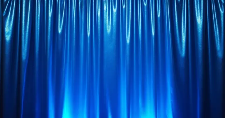 Decoração com Cortina Metalizada Azul: O Segredo Para Festas Incríveis