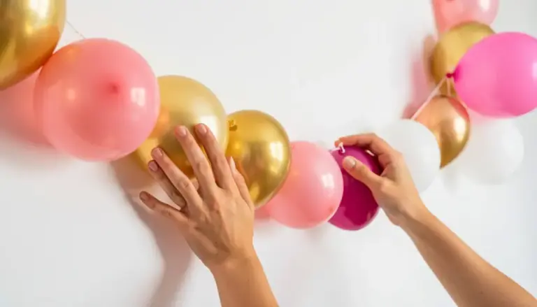 Como Pendurar Decoração para Festa Adulta Feminina sem Furar Paredes Como Pendurar Decoração para Festa Adulta Feminina sem Furar Paredes